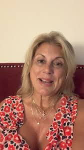 Lizzy-Loves-Clothes: Liz Richards, cabi Stylist