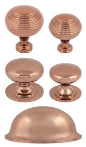 In a selection of different materials, sizes and designs to help you create the perfect finishing touch on your furniture. System Rose Gold Cup Handle And Matching Knobs Collection