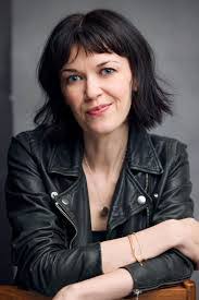 Serena Wade's Instagram, Twitter & Facebook