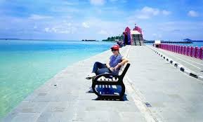 Selain kesejukan dari nuansa alam yang bisa didapatkan darinya, pulau yang satu ini juga memiliki lokasi yang tidak terlampau jauh sehingga dapat dijangkau dengan lebih mudah. 10 Gambar Pulau Tidung Desember 2020 Kepulauan Seribu Jakarta Jembatan Cinta Lokasi Dimana Paket Wisata Besar Kecil Murah Jejakpiknik Dot Com