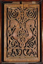 Islamic Art Woodcarving 11th Century Door Panel Of Teak Wood Showing Two Horses Heads Among Arabesques Fatimid Period 11th Wood 33 Oymacilik Sanat Tezhip