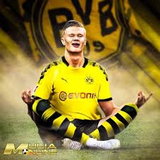 English winger jadon sancho, dortmund's top scorer with 19, stung the palms of navas with two efforts but they were routine saves. Erling Haaland Tidak Tertarik Dengan Minatan Real Madrid Pemain Sepak Bola Gambar Sepak Bola Borussia Dortmund