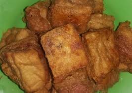 Corned beef) adalah daging sapi yang diawetkan dalam air garam dan kemudian dimasak dengan cara direbus. Resep Tahu Bakso Isi Kornet Oleh Resty Cookpad