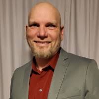 Darrin Bennett's Instagram, Twitter & Facebook