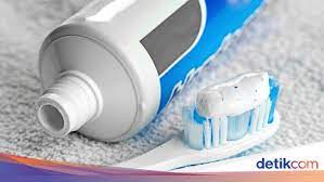 Di media sosial, ada beberapa orang yang memberikan tips atau cara perbesar alat vital pria dengan menggunakan pasta gigi dan air saja. Viral Wanita Pakai Pasta Gigi Untuk Kencangkan Dan Memperbesar Payudara