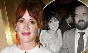 Molly Ringwald pens moving memorial to late father Bob Ringwald after jazz  musician's death at 80
