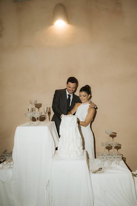 La boda del futbolista Raúl García de Haro, desde dentro: dos vestidos de Claro  Couture, festival de música y gastronomía en directo