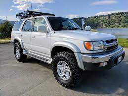 Production/sales volume reached about 900 million units (the total number of passenger vehicle and commercial vehicle) including its group company daihatsu and hino motors, and toyota has become the number one car. Lifted W 33 Tires Would Like A 2000 So I Have The Big Fender Flares And The Non Electric Brake Booster Wh 2000 Toyota 4runner Toyota 4runner 3rd Gen 4runner