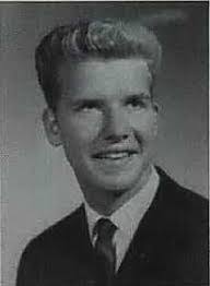 Derek Doss's Instagram, Twitter & Facebook