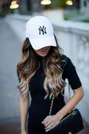 Street Style Weekend Casual Mia Mia Mine Cap Outfits For Women Outfits With Hats Yankees Outfit