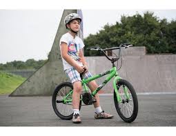 Though originally denoting a bicycle intended for bmx racing, the term bmx bike is now used to encompass race bikes, as well as those used for the dirt, vert, park, street. X Rated Flair Bmx Bike 20 Wheel Halfords Uk