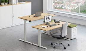 Dieser schreibtisch von assmann überzeugt durch sein geradliniges design. Steh Sitz Schreibtische