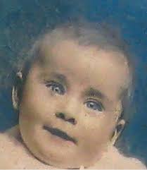 Family photo of mom and baby