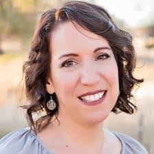 Lauren Ross's Instagram, Twitter & Facebook