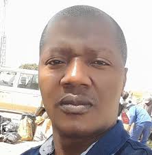 Passation de service en 2006 Mathieu Kérékou demande au Ministre Yacouba  Fassassi de transmettre au Nouveau Président Yayi Boni une Fiche sur les  Dossiers importants du Pays à l'époque. Au lieu de