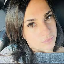 Lisa Cornish's Instagram, Twitter & Facebook