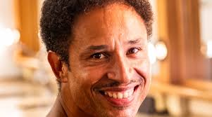 Mário Negreiro estreia sob fortes aplausos a Anderson Negreiro no Sesc Vila  Mariana