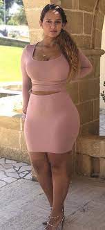 The best wedding dress style for short girls. Pin On Curvy