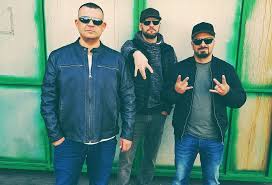 Cântărețul și compozitorul român a dezvăluit că este în continuare în legătură strânsă cu românia și cu băieții pe 8 iunie 2019, b.u.g. Pro Tv Tataee De La B U G Mafia Despre ViaÈ›a Bdquo DupÄƒ Blocuri In Barcelona Bdquo E O AltÄƒ Lume