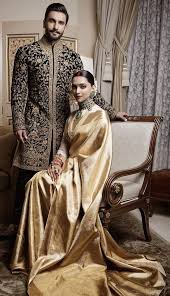 Ranveer Singh And Deepika Padukone Looked Royal At Their Bengaluru Wedding Reception Image Source Twitter Ra Deepika In Saree Deepika Padukone Saree Saree