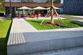 Sound is evenly distributed and a sweet spot is much wider than usual. Into The Wild Outdoor Mit Dade Design