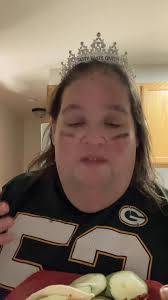 👑KT Cooking with Miss Kwik Trip👑 If you haven't tried, I highly recommend  making some crumbly bacon🥓BLT tacos🌮😜 How do you BLT🫣☺️  #tastytastequeen #misskwiktrip #brandambassador #blttacos #baconbacon