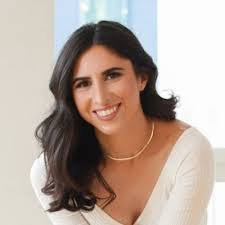 Kerri Sprague's Instagram, Twitter & Facebook