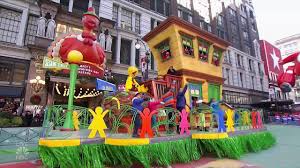 The first parade was organized as a celebration of the store's expansion. 2018 Sesame Street Macy S Thanksgiving Appearance Youtube