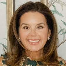 Crystal Deshong's Instagram, Twitter & Facebook