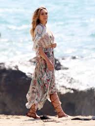 Elizabeth olsen arrives at the late show with david letterman in new york. Elizabeth Olsen On A Photoshoot At A Beach In Malibu Hawtcelebs