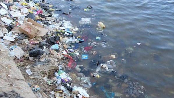 الإفتاء: إلقاء القمامة والحيوانات الميتة في نهر النيل حرام شرعا