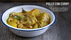 Tan rapidas es, que en 20 minutos la tendrás lista. Pollo Con Curry Tailandes Curry Amarillo Kaeng Kari Kai Youtube