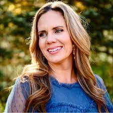 Karyn Gross's Instagram, Twitter & Facebook