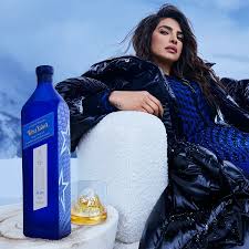 Johnnie Walker - Blue Label - Perfect Moment Ice Chalet Whisky 70cl 43% ABV  | Hard To Find Whisky | HTFW