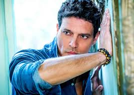 Ettore prima puntata 3 parte. <3 Ettore vedendo il forte coraggio di  Rosalinda inizia a corteggiarla <3  #SCUSATECISIAMODIMENTICATIDIMETTERELA3PARTE <3