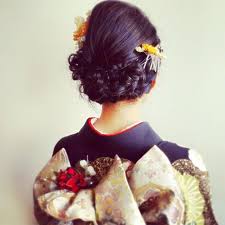 成人式や卒業式はヘアだって可愛く 編み込みを使った振袖の髪型特集 に含まれるinstagramの画像 mery メリー 袴 卒業式 ヘアスタイル 卒業式ヘアスタイル 卒業式 髪型