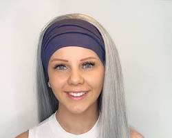 Image de Long Grey Hair with Headband