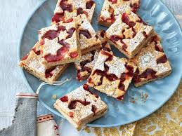 Linzer Schnitten Kuchen Und Torten Fingerfood Catering Weihnachtskekse Backen