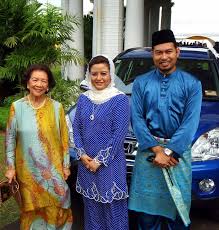 Tengku amir shah ibni sultan sharafuddin idris shah (born 12 december 1990) is the current raja muda (crown prince) of the malaysian state of selangor. Pin On World Royal Families