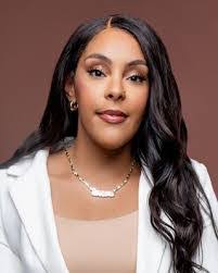 Kathleen Ledbetter's Instagram, Twitter & Facebook