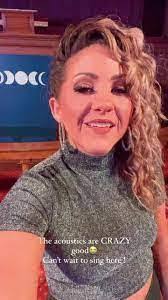 Nanette Currie's Instagram, Twitter & Facebook