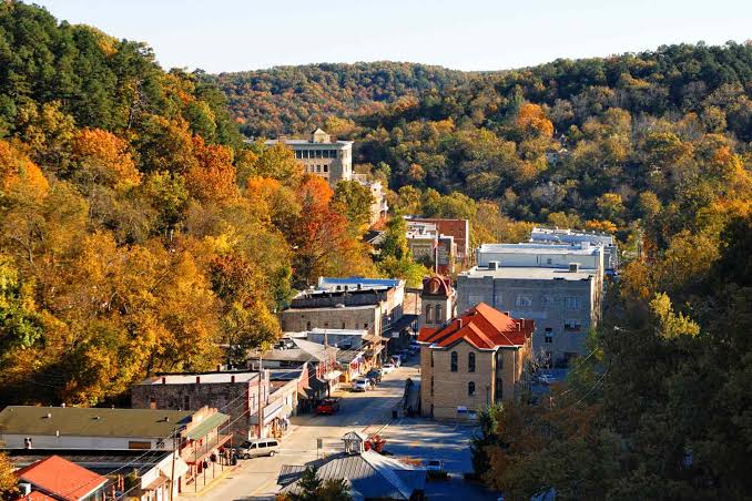 How to Plan a Trip to Eureka Springs, Arkansas