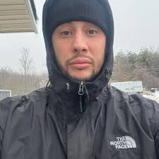 Joined the 1% club No I don't work but it's not by choice sadly I had to  medically retire from work due to various ailments Anyway hope all are well  and enjoying