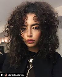 Just another one of my beautiful girls being beautiful❤️ 👉🏼 @ danielle.starkey . . . . #plasticsurgery #celebrity #beforeafter #filler  #lipfiller #masseter #jaw #rhinoplasty #botox #lipflip #cheekfillers  #nosejob #browlift #skincare #makeup #kybella ...