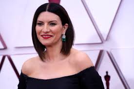 Laura Pausini regrava 'Quando Chove' com Sandy e quer faixa em filme 'A viagem': 'Com quem preciso falar?'