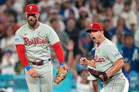 David Robertson's career comes full circle as he threw the final pitch to  clinch the NL East