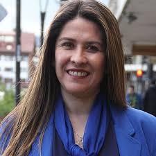 Diputada Jenny Álvarez defendió derecho a no vacunarse, señalando que  fueron otros parlamentarios quienes iniciaron brote en el Congreso