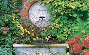 Gartenideen Mit Nostalgischem Charme Garten Ideen Garten Wandbrunnen