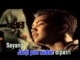 Am d g kuselimut di atas ikal rambutmu. Exists Masih Terserlah Ayumu By Haris Hazli