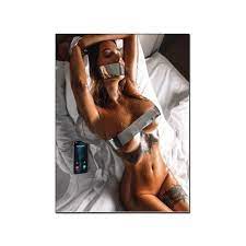 Amazon.com: THAELY Erotic Art Poster Sexy Female Nude Porn Actress Leah  Silver Poster Canvas Painting Posters And Prints Wall Art Pictures for  Living Room Bedroom Decor 24x32inch(60x80cm) Frame-style: Posters & Prints